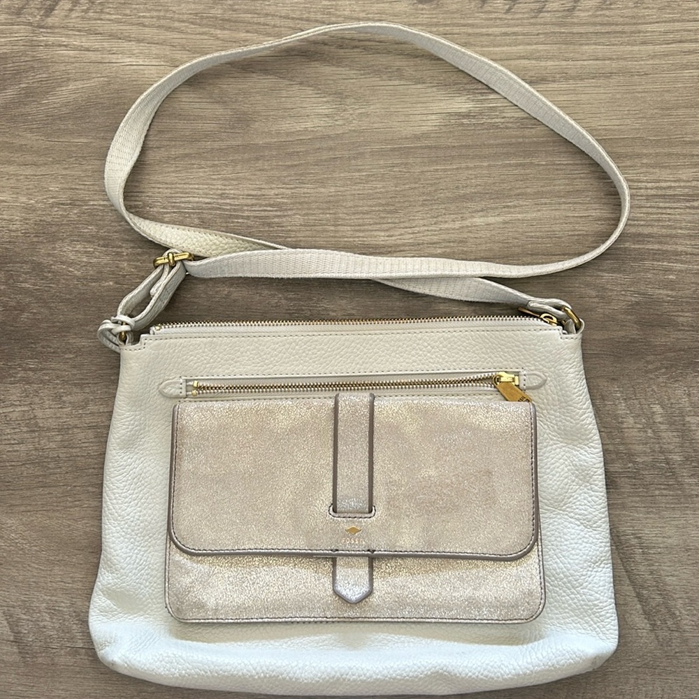 Fossil purse